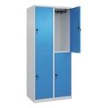 C+P Doppelstock-Spind Classic PLUS, 2 Abteile, lichtgrau / lichtblau, HxB 1850 x 800 mm, mit Bodengleitern, Drehriegel