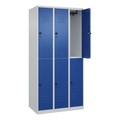 C+P Doppelstock-Spind Classic PLUS, 3 Abteile, lichtgrau / enzianblau, HxB 1850 x 900 mm, mit Bodengleitern, Drehriegel