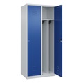 C+P Spind Classic PLUS, 2 Abteile, lichtgrau / enzianblau, B 800 mm, mit Bodengleitern, Zylinderschloss, Trennwand mittig