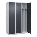 C+P Spind Classic PLUS, 3 Abteile, lichtgrau / grau, B 1200 mm, mit Bodengleitern, Zylinderschloss, Trennwand mittig