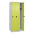 C+P Spind Classic PLUS, 3 Abteile, HxBxT 1.850 x 750 x 500 mm, lichtgrau, clowngrün, für Vorhängeschloss, ohne Mitteltrennwand