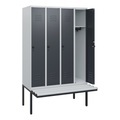 C+P Spind Classic PLUS, 4 Abteile, HxBxT 1.950 x 1.200 x 815 mm, für Vorhängeschloss, auskragende Bank aus Kunststoff, lichtgrau, anthrazitgrau