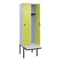 C+P Spind Classic PLUS, 2 Abteile, HxBxT 2.120 x 600 x 815 mm, für Vorhängeschloss, auskragende Bank aus Kunststoff, lichtgrau, clowngrün