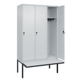 C+P Spind Classic PLUS Sitzbank, 3 Abteile, lichtgrau, B 1200 mm, Sicherheits-Drehriegel, auskragend, Kunststoff