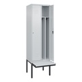 C+P Spind Classic PLUS Sitzbank, 2 Abteile, mittig, lichtgrau, B 600 mm, Zylinderschloss, auskragend, Kunststoff