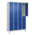 C+P Doppelstock-Spind Classic PLUS, 4 Abteile, lichtgrau / enzianblau, HxB 1950 x 1200 mm, mit Füßen, Drehriegel