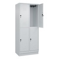 C+P Doppelstock-Spind Classic PLUS, 2 Abteile, lichtgrau, HxB 1950 x 800 mm, mit Bodensockel, Drehriegel