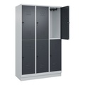 C+P Doppelstock-Spind Classic PLUS, 3 Abteile, lichtgrau / grau, HxB 1950 x 1200 mm, mit Bodensockel, Drehriegel
