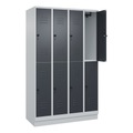 C+P Doppelstock-Spind Classic PLUS, 4 Abteile, lichtgrau / grau, HxB 1950 x 1200 mm, mit Bodensockel, Drehriegel