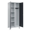 C+P Putzmittelspind Classic PLUS, 1 Abteil, Trennwand mittig, lichtgrau / grau, B 800 mm, mit Füßen, Drehriegel