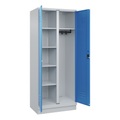 C+P Putzmittelspind Classic PLUS, 1 Abteil, Trennwand mittig, lichtgrau / lichtblau, B 800 mm, mit Bodensockel, Zylinderschloss