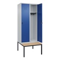 C+P Spind Classic PLUS Sitzbank, 2 Abteile, lichtgrau / enzianblau, B 800 mm, Sicherheits-Drehriegel, untergebaut, Buche-Hartholz