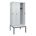 C+P Spind Classic PLUS Sitzbank, 3 Abteile, lichtgrau, B 900 mm, Sicherheits-Drehriegel, untergebaut, Kunststoff