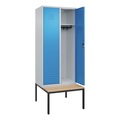 C+P Spind Classic PLUS Sitzbank, 2 Abteile, lichtgrau / lichtblau, B 800 mm, Zylinderschloss, untergebaut, Buche-Hartholz