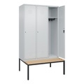 C+P Spind Classic PLUS Sitzbank, 3 Abteile, lichtgrau, B 1200 mm, Zylinderschloss, untergebaut, Buche-Hartholz