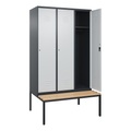 C+P Spind Classic PLUS, 3 Abteile, HxBxT 2.120 x 1.200 x 815 mm, Zylinderschloss, untergebaute Bank aus Buche, anthrazitgrau, lichtgrau