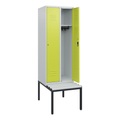 C+P Spind Classic PLUS, 2 Abteile, HxBxT 1.950 x 600 x 815 mm, Zylinderschloss, untergebaute Bank aus Kunststoff, lichtgrau, clowngrün