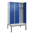 C+P Spind Classic PLUS Sitzbank, 3 Abteile, mittig, lichtgrau / enzianblau, B 1200 mm, Sicherheits-Drehriegel, untergebaut, Kunststoff