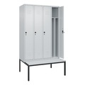 C+P Spind Classic PLUS Sitzbank, 4 Abteile, mittig, lichtgrau, B 1200 mm, Sicherheits-Drehriegel, untergebaut, Kunststoff