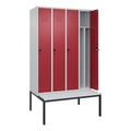 C+P Spind Classic PLUS, 4 Abteile, Trennwand, HxBxT 2.120 x 1.200 x 815 mm, für Vorhängeschloss, Trennwand, untergebaute Bank aus Kunststoff, lichtgrau, rubinrot