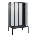C+P Spind Classic PLUS, 4 Abteile, Trennwand, HxBxT 2.120 x 1.200 x 815 mm, für Vorhängeschloss, Trennwand, untergebaute Bank aus Kunststoff, anthrazitgrau, lichtgrau