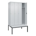 C+P Spind Classic PLUS Sitzbank, 4 Abteile, mittig, lichtgrau, B 1200 mm, Zylinderschloss, untergebaut, Kunststoff
