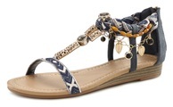 LASCANA Sandalette, mit kleinem Keilabsatz und mit modischer Verzierung