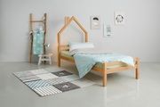 LÜTTENHÜTT, Lüttenhütt Kinderbett »Alpi«, Einzelbett aus schönem massivem Kiefernholz, in einer Haus-Optik Form, inklusive Lattenrost, in verschiedenen Farbvarianten enthältlich, Liefefläche 90x200 cm