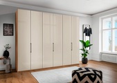 WIEMANN Drehtürenschrank »Monaco«, mit Teil-Glasfront sowie hochwertige Beschläge inkl. Türdämpfung