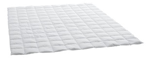 billerbeck Daunenbettdecke »Caro 4-Saisons Basic 90«, extraleicht, Füllung 90% neuen, reinen Entendaunen und 10% Entenfedern, Bezug 100% Baumwolle, soft-touch-finish?, hydrophil und atmungsaktiv, (1 St.), Swiss Made