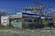 Papermoon Fototapete »VINTAGE DINER-ROUTE 66 VERLASSENER ORT RETRO AMERIKA«, Vliestapete, hochwertiger Digitaldruck, inklusive Kleister