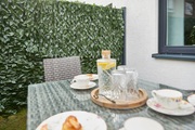 GardenDeluxe living Kunstranke »Dekozaun Spalier Lorbeerblatt«, Rankgitter mit Kunstranke, natürliche Optik, dekorativer Sichtschutz
