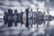 Papermoon Fototapete »Photo-Art MICHAEL ZHENG, MANHATTANREFLEXION«, Vliestapete, hochwertiger Digitaldruck, inklusive Kleister