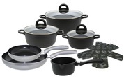 Elo Topf-Set »Black, Ducato«, Aluminiumguss, (Set, 11 tlg., 3 Töpfe mit Deckel, 1 Stielkasserolle, 2 Bratpfannen, 2 Stapelschutz), mit hochwertiger Antihaftversiegelung, Induktion