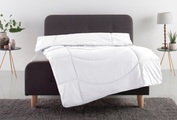 undefined, Microfaserbettdecke, »Microlux«, Traumecht, Füllung: Polyester, Bezug: *Von Testschläfern im Juni 2013 mit »GUT« (1,8) bewertet (getestet wurde das 4-Jahreszeiten-Bett in der Grösse 135/200), kochfest bis 95 °C, zum Spitzenpreis!