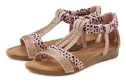 LASCANA Sandale, Sandalette, Sommerschuh mit Verzierung und kleinem Keilabsatz VEGAN