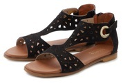 LASCANA Sandale, aus hochwertigem Leder mit raffinierten Cut-Outs