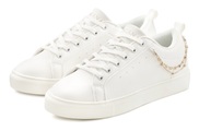LASCANA Sneaker, mit modischem Ketten-Element VEGAN
