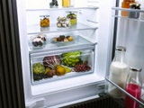 Miele Einbau-Kühl-Gefrierkombination für optimales Einlagern dank DynaCool, komfortabler LED Beleuchtung und NoFrost. KFN 7714 F