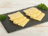 Berg-Käserei Gais, Bio Raclette Rosa Pfeffer, in Scheiben, 200g