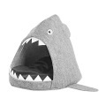 Beliani Tierbett hellgrau PIRANHA