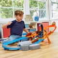 Hot Wheels Monster Trucks Skorpion Beschleuniger Rennbahn Set