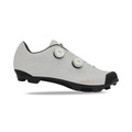 Giro Gritter Mountainbike Schuhe, Farbe: light sharkskin, Grösse: 40, Gewicht: 331 g
Verschlusssystem: Doppel Boa LI2 Verschluss
Sohle Velo: Carbon-Verbund + Sensor Rubber
Pedalsystem: Klickpedal MTB