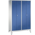CP CLASSIC Garderobenschrank mit Füßen, zueinander schlagende Türen 4 Abteile, Abteilbreite 300 mm lichtgrau / enzianblau