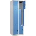 C+P Z-Spind Classic PLUS, 2 Abteile, lichtgrau / lichtblau, B 600 mm, mit Bodengleitern, Drehriegel