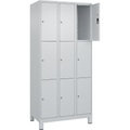 C+P Schließfachschrank Classic PLUS, 3 Abteile, lichtgrau, B 900 mm, 9 Fächer, mit Füßen