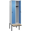 C+P Spind Classic PLUS Sitzbank, 2 Abteile, lichtgrau / lichtblau, B 600 mm, Sicherheits-Drehriegel, auskragend, Buche-Hartholz