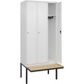 C+P Spind Classic PLUS Sitzbank, 3 Abteile, verkehrsweiß, B 900 mm, Zylinderschloss, auskragend, Buche-Hartholz
