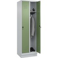 C+P Spind Classic PLUS, 2 Abteile, lichtgrau / resedagrün, B 600 mm, mit Bodensockel, Drehriegel