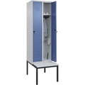 C+P Spind Classic PLUS Sitzbank, 2 Abteile, lichtgrau / fernblau, B 600 mm, Sicherheits-Drehriegel, untergebaut, Kunststoff